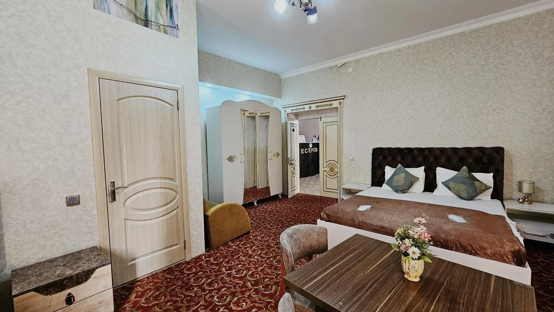 Old Days & Hotel Baku 3*,