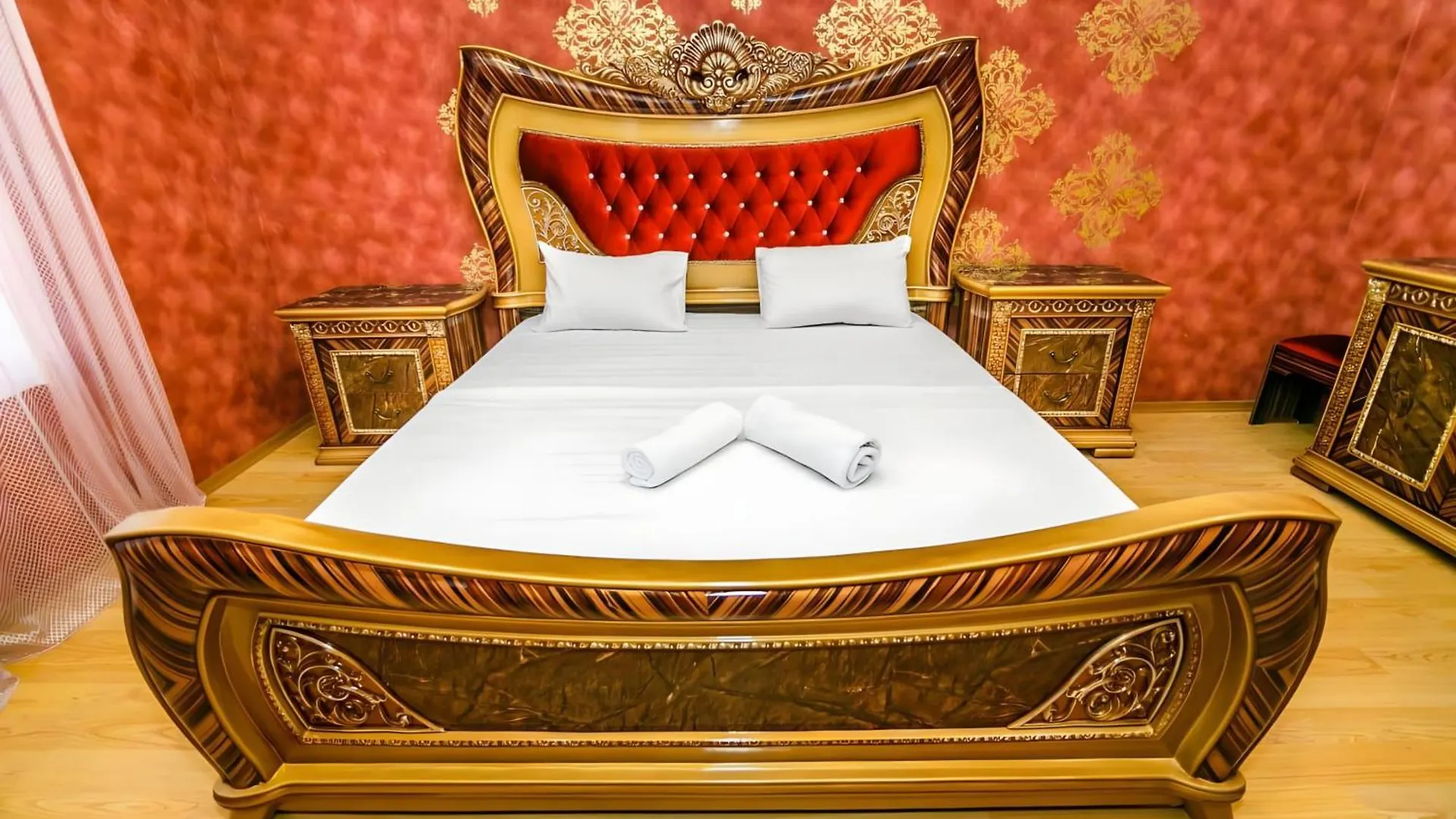 Old Days & Hotel Baku 3*,